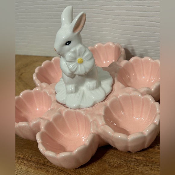 10 Strawberry St. Easter Bunny Ceramic 6 Egg Holder Table Spring Decor NEW - Picture 3 of 5